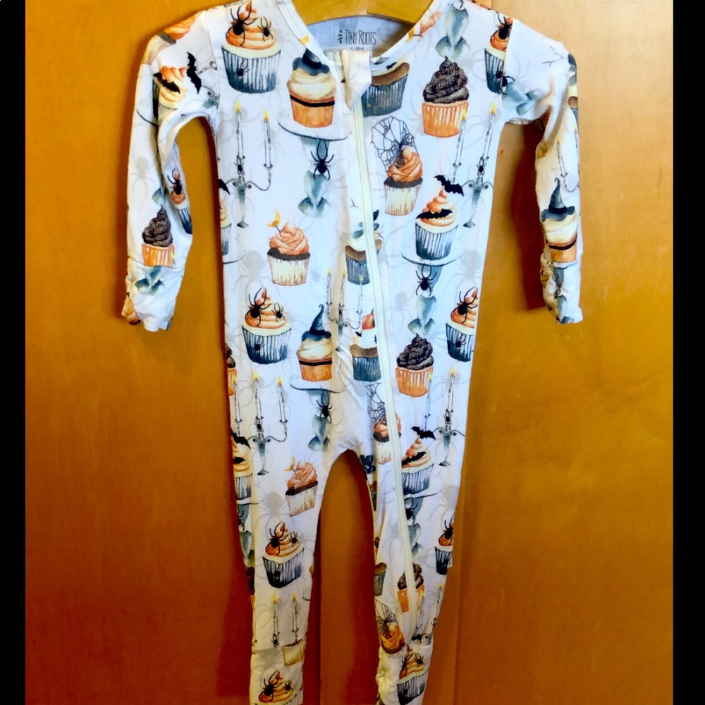 Tiny Roots Bamboo Onesie Footie for 6-9 month old Spiders and Cupcakes